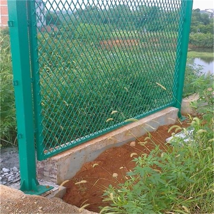 西藏河道鋼板網隔離柵